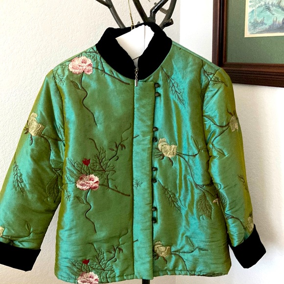 Yizhixiu Jackets & Blazers - Vintage Chinese Warm Silk Ornate Jacket Size Medium